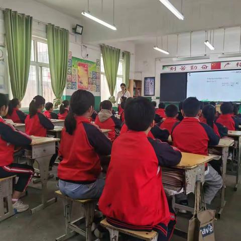 魏庄街道中心小学——听评课，让我们共同进步