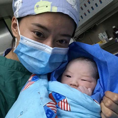 迎接生命的初放，托起新生的太阳——助产士风采之 汪梦婷