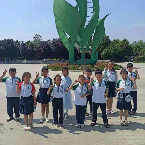 放飞心情，激励先进——胡家山小学一等奖获得者千树园一日游