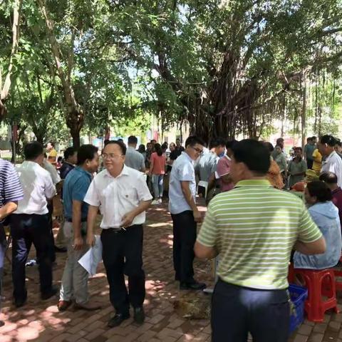 －金秋丰收月，春风大行动－四更镇开展爱心消费扶贫集市