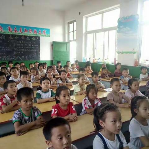 东关小学一年级日行一善，周行一孝活动持续进行中