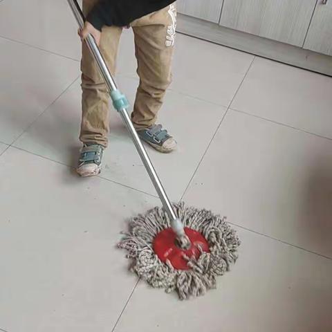 感恩母亲 为爱行动——马店镇香管小学母亲节感恩活动