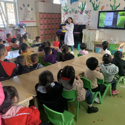 星宇幼儿园“家长进课堂，携手共成长”主题活动之中三班《医生来了》