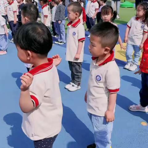 温情五月，爱伴成长——朝阳大街幼儿园小小班
