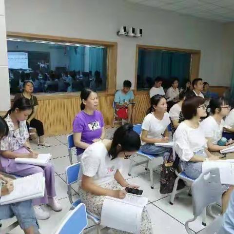 “教不研则浅，研不教则空”——三阳芙蓉学校岳阳市支教教师示范课活动进行中