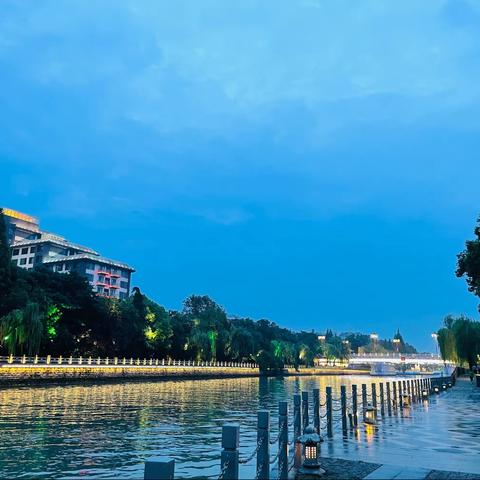 梅雨时节探扬州   求学增识亮人生——扬州班主任培训心得