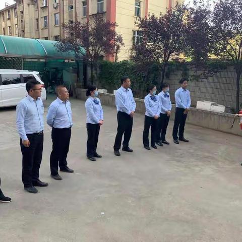 五一路支行组织全员开展消防逃生安全演练