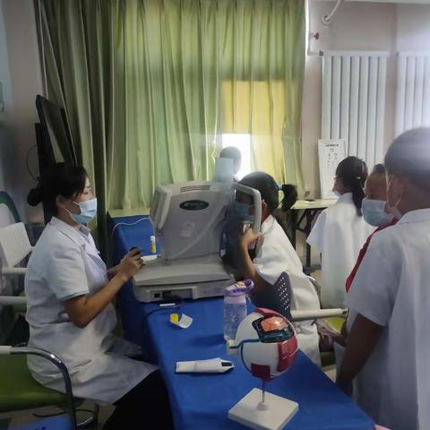 胜利第五中学少先队打卡东营爱尔眼科医院实践教育基地