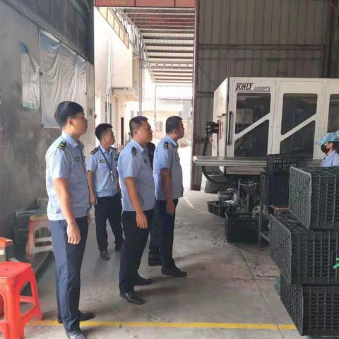 风塘组联合对辖区“宏兴塑料制品厂”开展安全排查