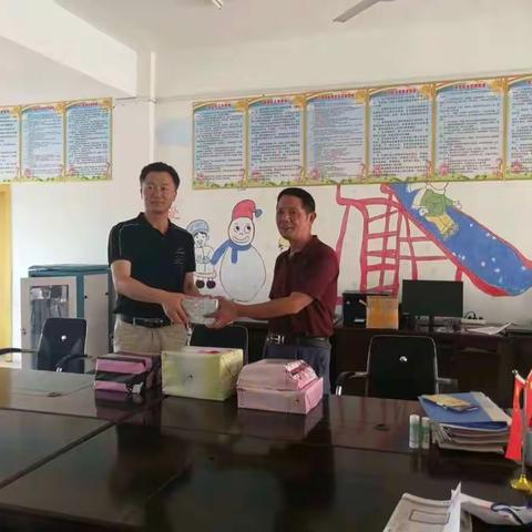 市机关幼儿园与板桥店镇中心幼儿园开展结对帮扶活动