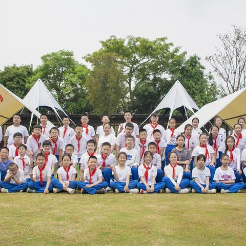 爱在春天   乐在春游                        ——记文山市第一小学六年级6班