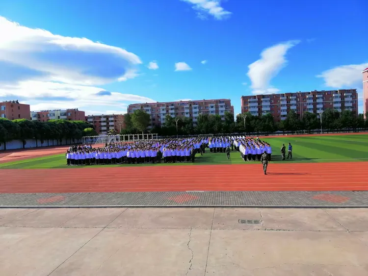 8.22扎鲁特旗一中高一新生社会实践活动