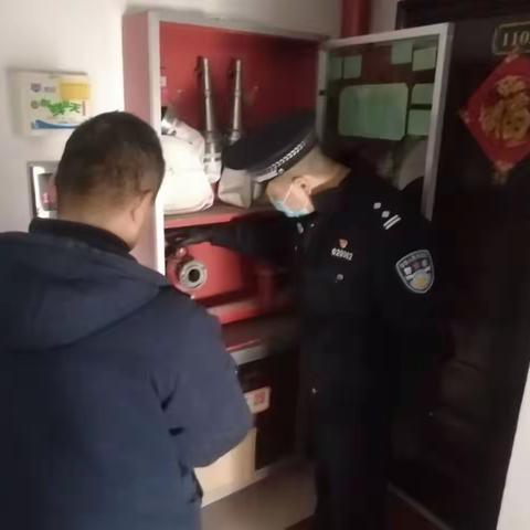 消防安全，防患未然——公安临潼分局代王派出所组织对陕鼓社区开展消防安全大检查