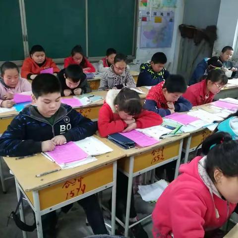 合涧三中五（二）班《未成年人为什么不能进宗教场所》主题班会