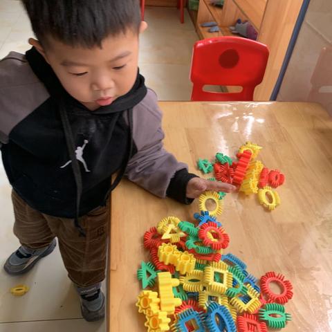 欢迎曹敬轩小朋友👏👏