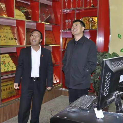 领导调研暖心怀 指导学校促发展——城西区区委书记张俊录莅临桃李小学调研指导工作