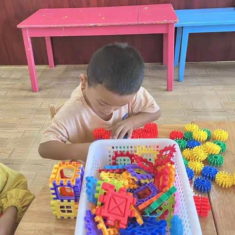 蓝精灵幼儿园大一班