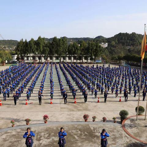 柏杨小学告家长“疫”封信