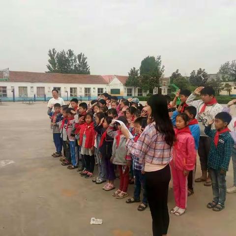 小李庄小学“庆六一”少先队入队仪式