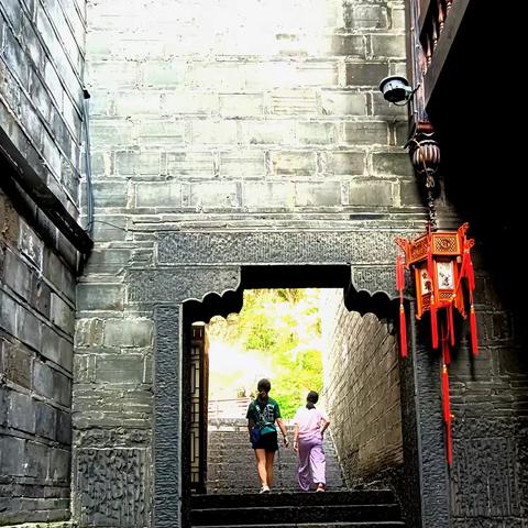从凤凰古城的平淡，到九龙洞的震撼：—铜仁印象之二