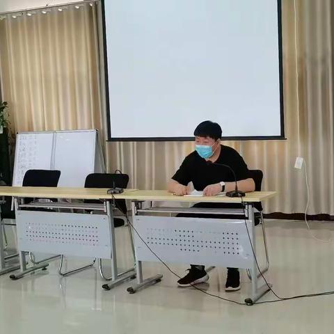 建设西路社区组织辖区租房户主进行安全宣传讲座