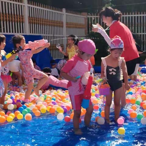 缤纷仲夏日  清凉嗨翻天——锦河湾幼儿园水上乐园