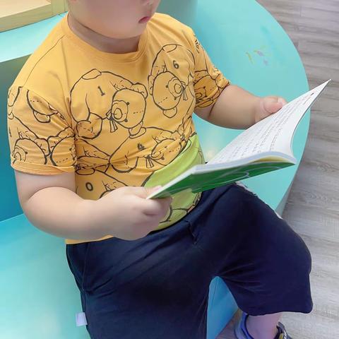 东洲小学一（9）班小小领读者-周一鸣