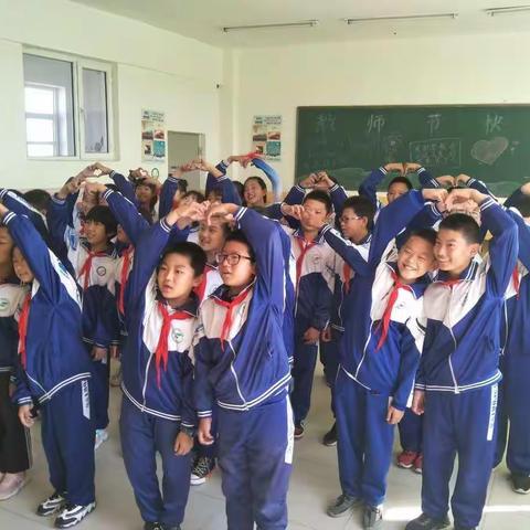 丰田镇中心小学六年二班:《预防未成年人犯罪从家庭教育开始》