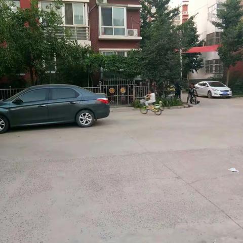 小笨笨学会骑车了！