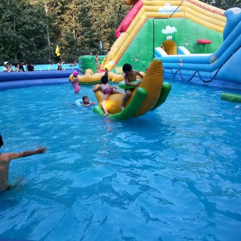 夏日戏水