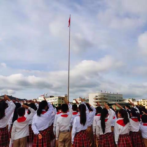 庚续红色血脉，厚植爱国情怀——瓦窑中心小学参加玉溪市“聂耳故乡 国歌嘹亮”同升国旗·同唱国歌主题活动