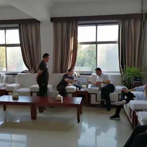 东明县委政法委副书记王德华一行到大屯镇督导检查社会稳定工作