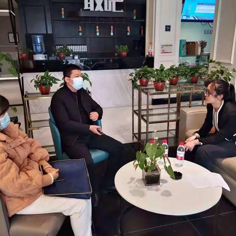 桑梓店街道疫情防控指挥部联合经济发展科开展疫情防控督导检查