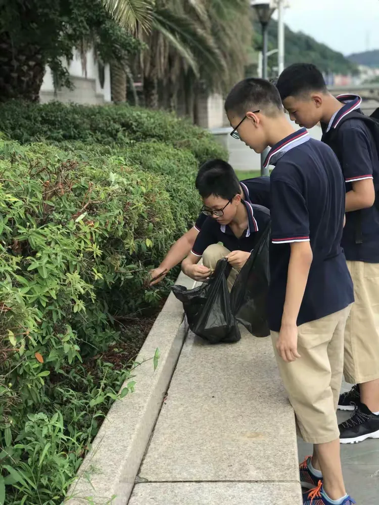 新昌县七星中学七(5)班暑假社会实践活动