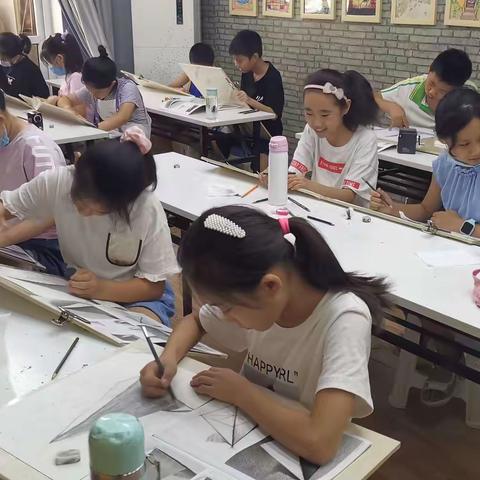 一诺龙泉西校 五年级素描课堂