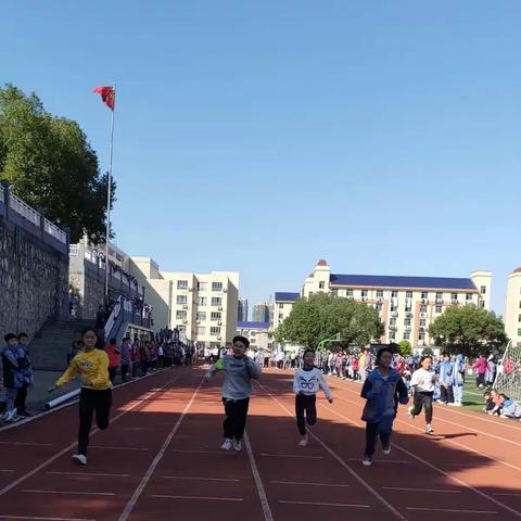 运动健康，快乐成长——健坤外国语学校第17届运动会六1班精彩瞬间