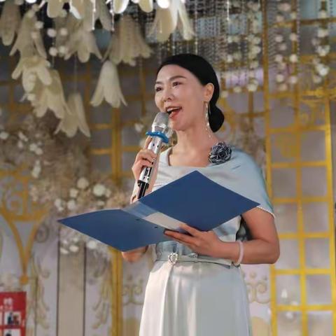 静雅女子优雅仪态班2022年春期末教学成果展示拾影
