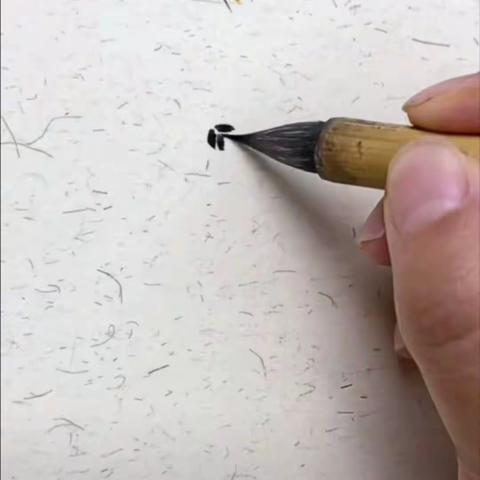 国画：画只小蜜蜂