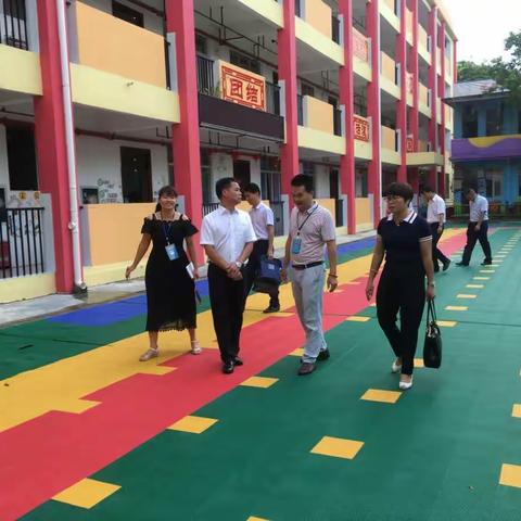 亲切关怀，情暖连城