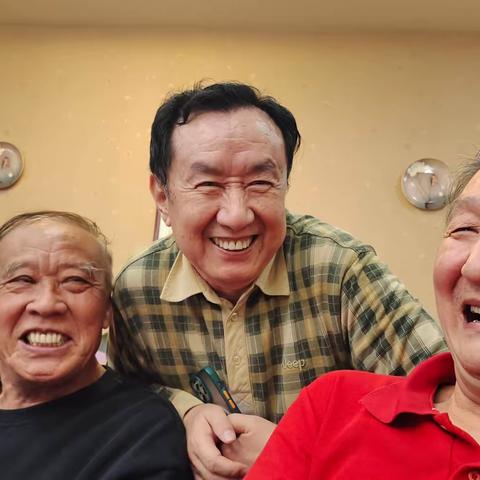 三线学兵郝大建七十大寿摆宴/共祝五三年出生战友生日快乐