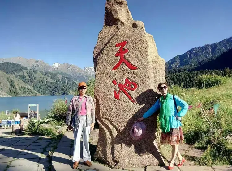 武汉到新疆天山天池地图