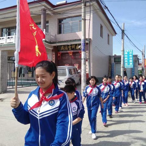 向“脏乱差”宣战，向不文明行为说不——大河镇胡村小学开展爱国卫生活动