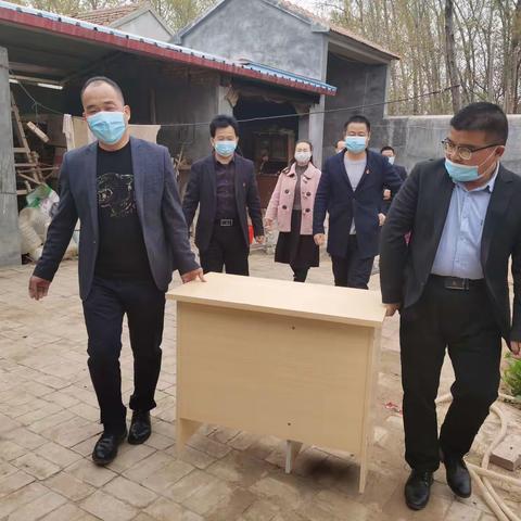 思源大爱，温暖前行