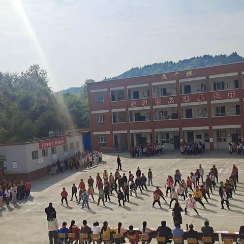 班级荣耀，扬我自信——中江县元兴小学举办大课间操比赛