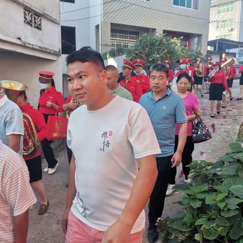 石壁上祠游谱街巷