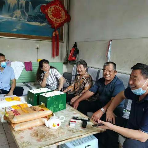 槐荫区腊山街道计生协会中秋走访慰问计生特扶家庭