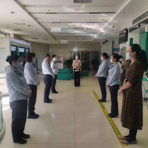 伊旗支行开展全区农行2021年第五个“管理人员网点服务体验日”活动