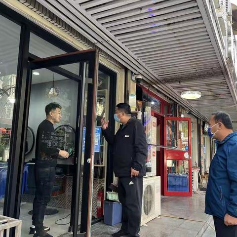 青年公园街道严格落实“门前五包” 筑牢疫情防控屏障