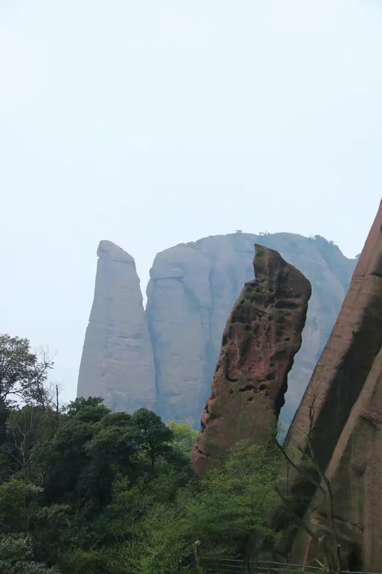 上饶弋阳龟峰山
