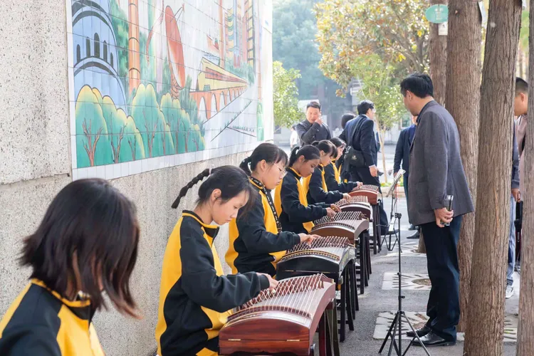 孝感市校园管理"县县行"活动走进安陆市实验初级中学